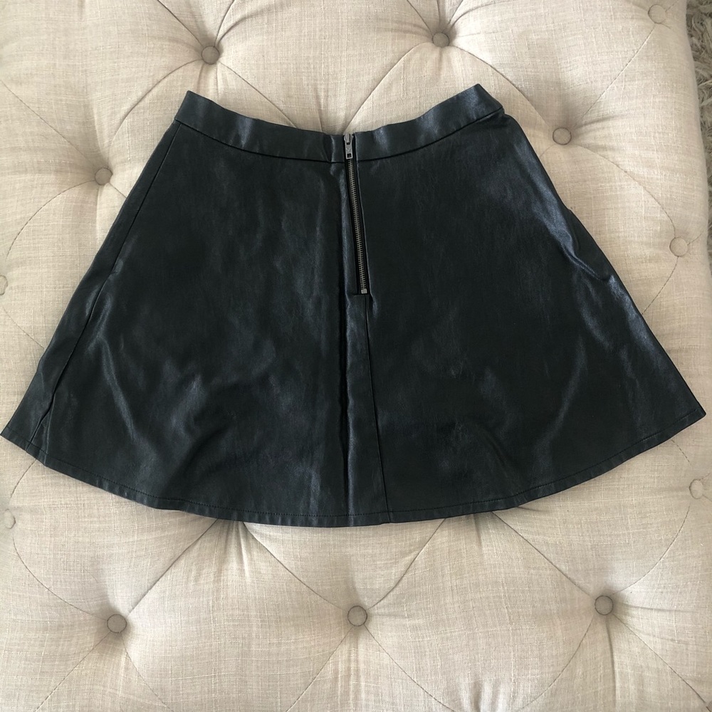 EUC American Eagle Faux Leather Skin, Size 4